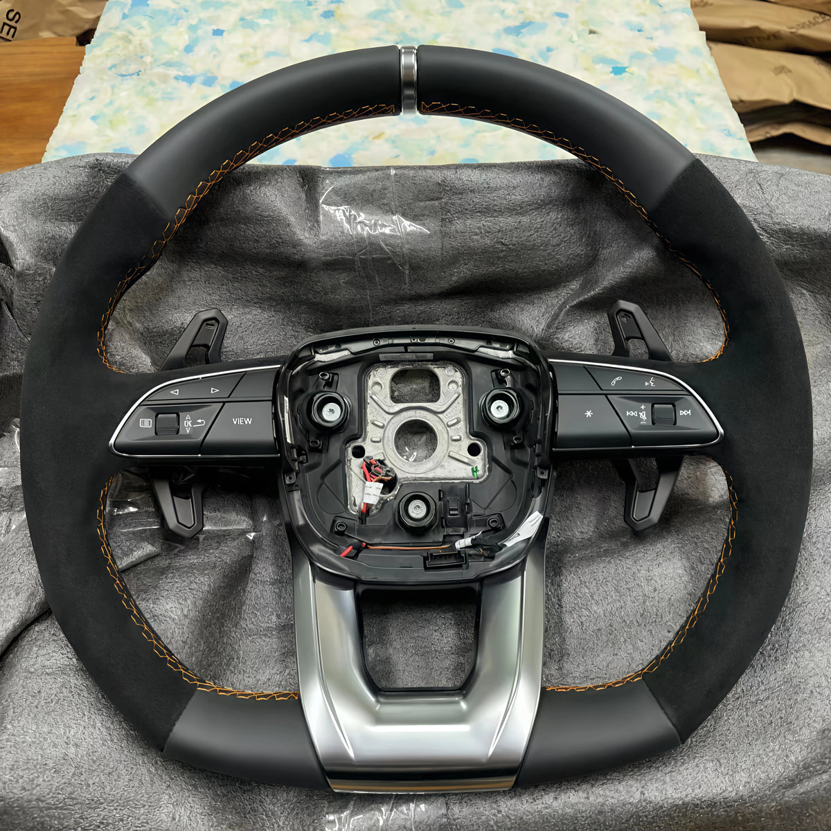 GZYLC Custom Forged Carbon Fiber Steering Wheel for Audi A3 8V 8L A4 B8 B9 B7 A6 C8 C7 TT 8J Q3 Q5 S4 B8.5 Q7 A5 R8 RS3 S3
